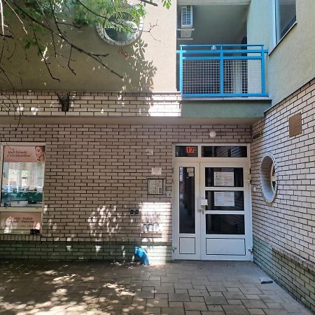 Liliom Apartment With Free Parking Space Budapest Exterior foto